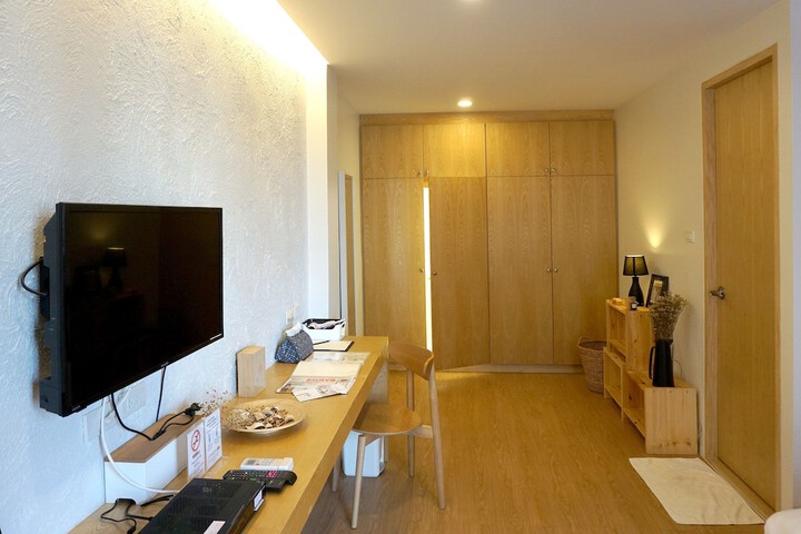 Room 28 of 37
