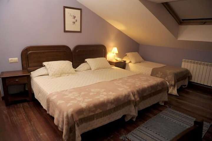 Room 9 of 13