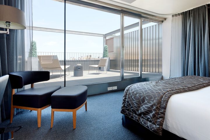 Room 10 of 68