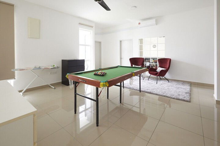 Room 50 of 173