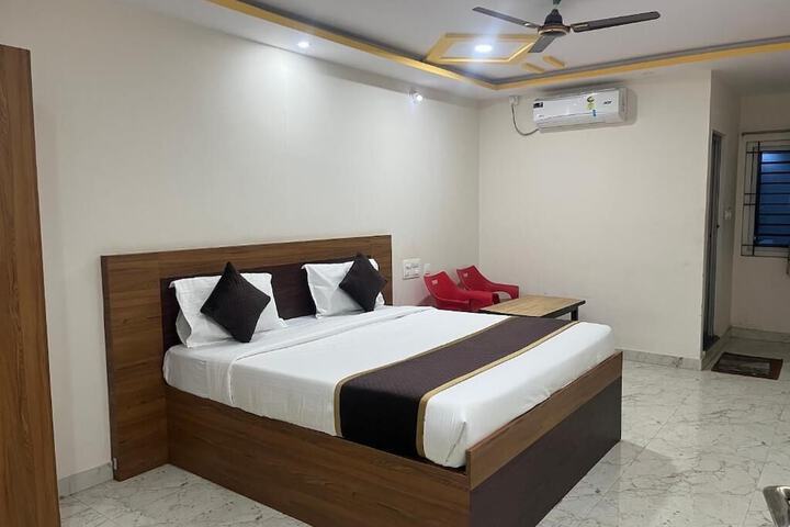 Room 8 of 27