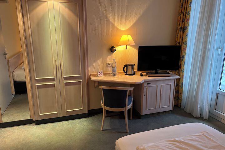 Room 5 of 51