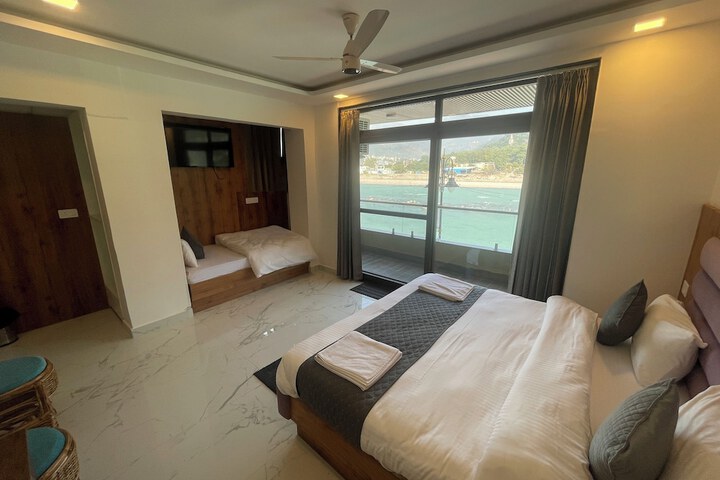 Room 2 of 13