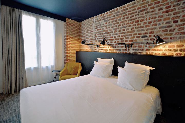 Room 75 of 109