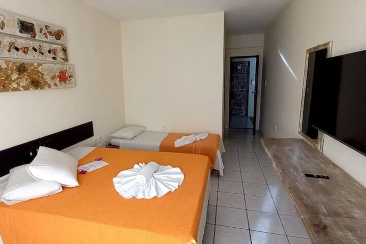 Room 4 of 33