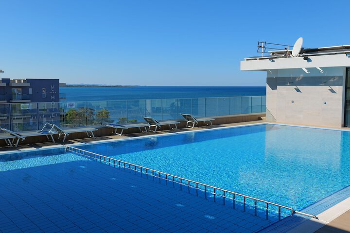 Pool 105 of 126