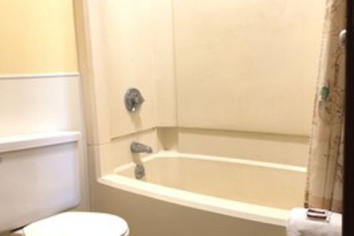 Room 3 of 10