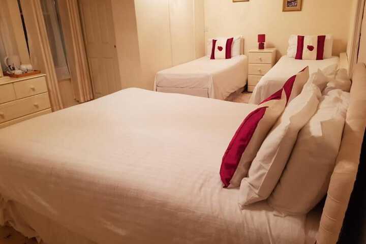 Room 10 of 40