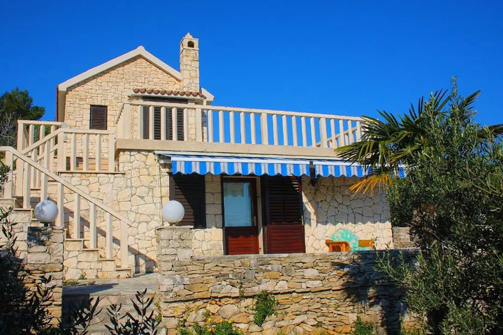 HOLIDAY HOME OLEA