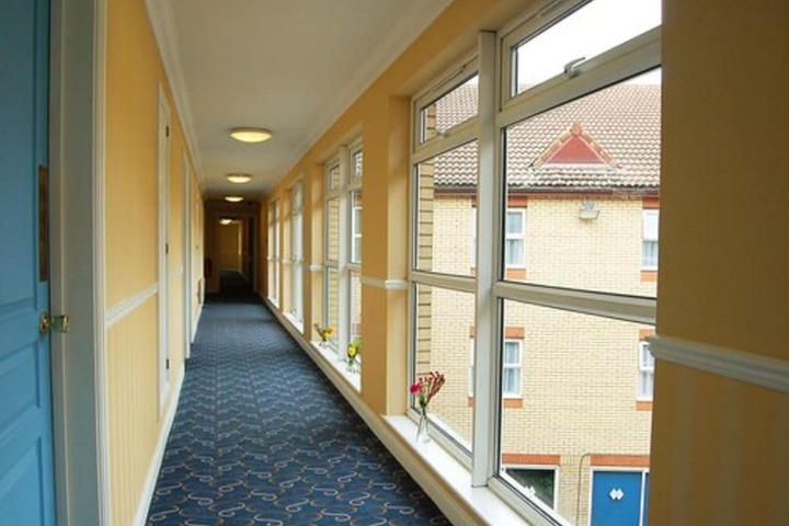 Ballroom/Hall 16 of 19
