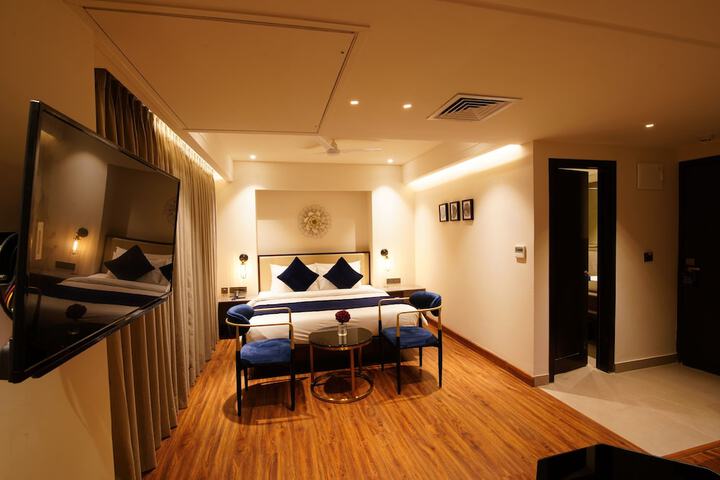 Room 7 of 30