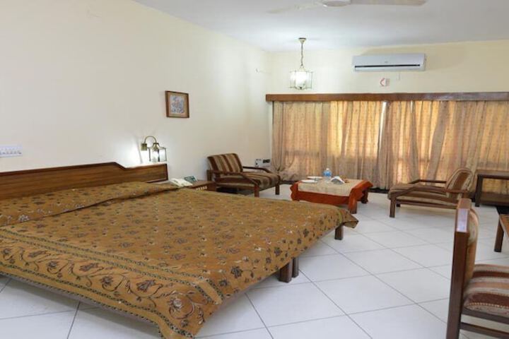 Room 2 of 7
