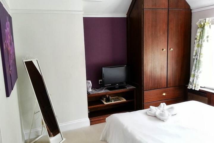 Room 2 of 38