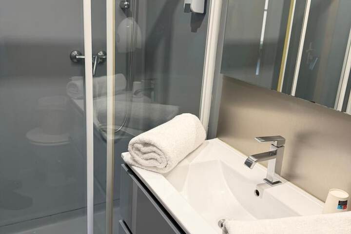 Room 15 of 24