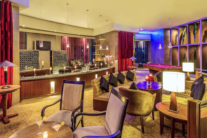 Lounge 67 of 90