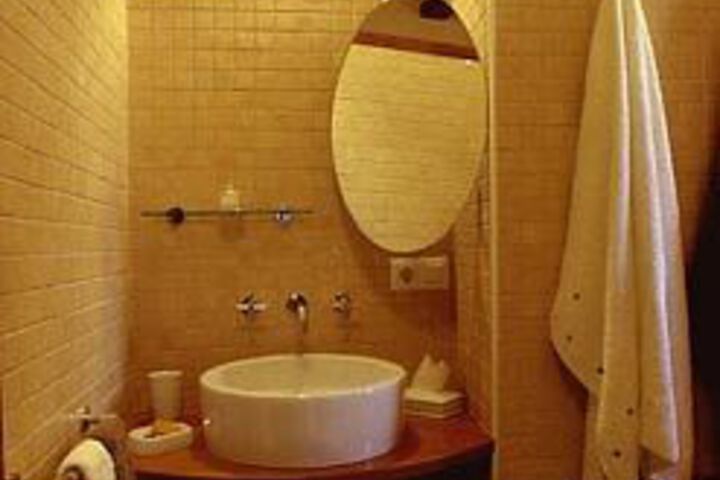 Room 4 of 22