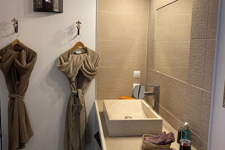 Room 15 of 52