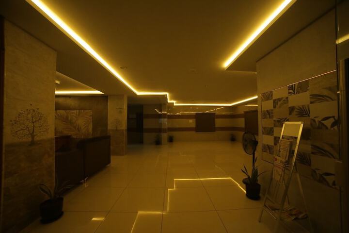 Ballroom/Hall 14 of 16