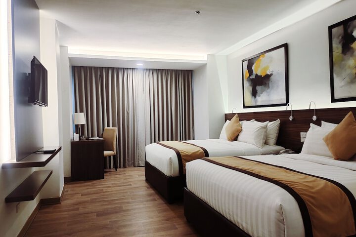Room 8 of 34