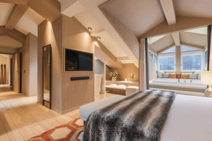 Room 4 of 71