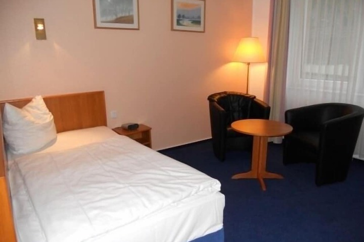 Room 19 of 41