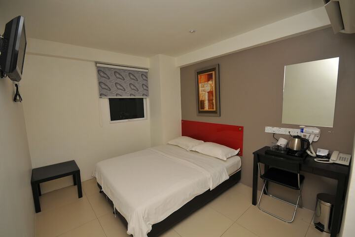 Room 21 of 48