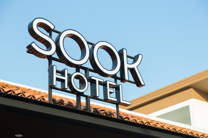 Hotel 74 of 80