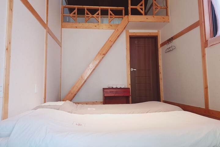 Room 13 of 43