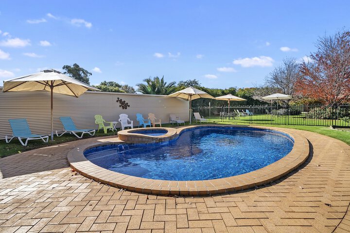 Pool Hotel