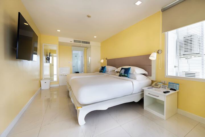Room 19 of 111