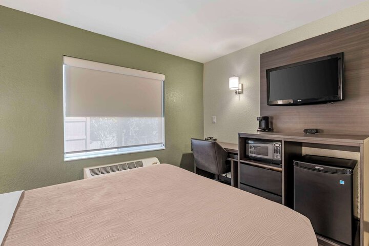 Room 13 of 41