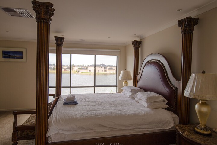 Room 5 of 29