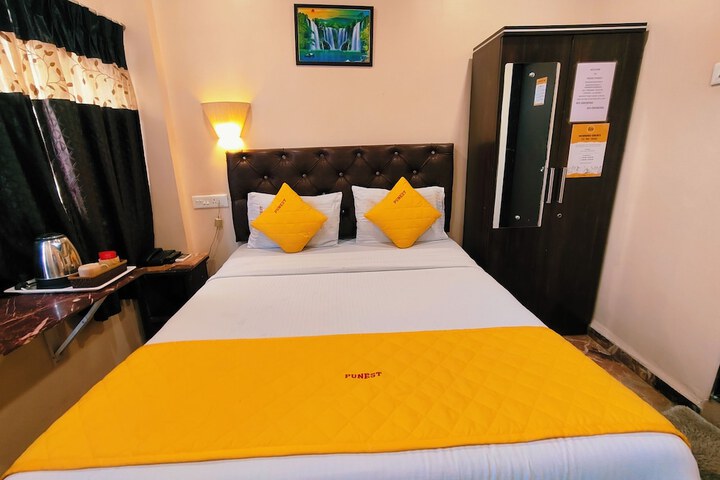 Room 9 of 31
