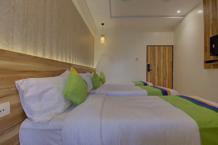 Room 17 of 34