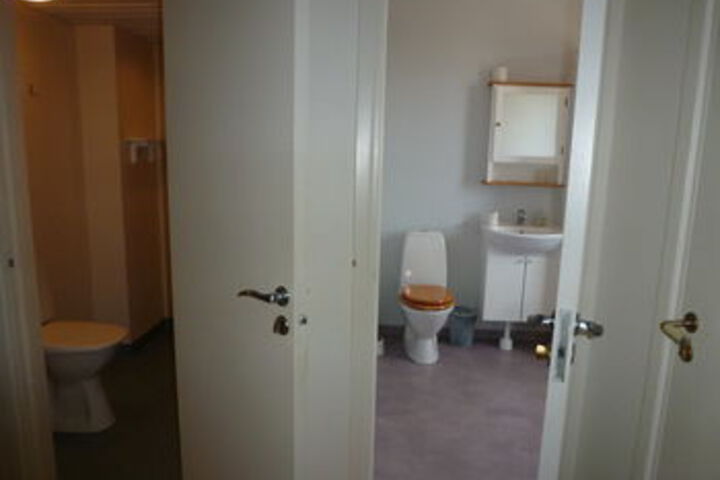 Room 5 of 62