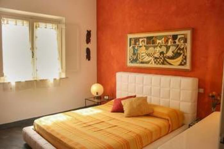 Room 9 of 25