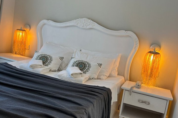 Room 4 of 72