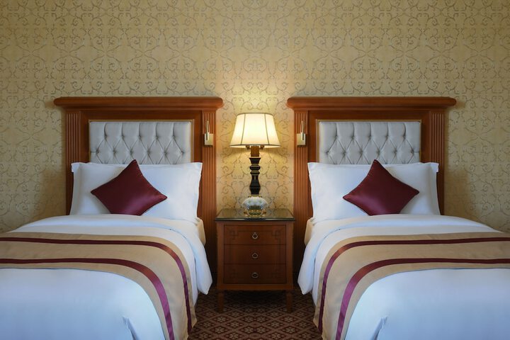 Room 9 of 65