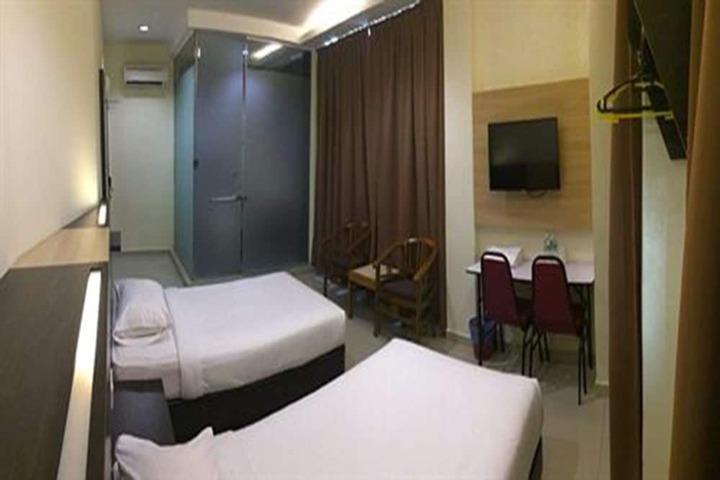 Room 12 of 62