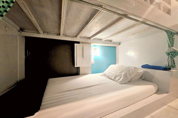 Room 35 of 94