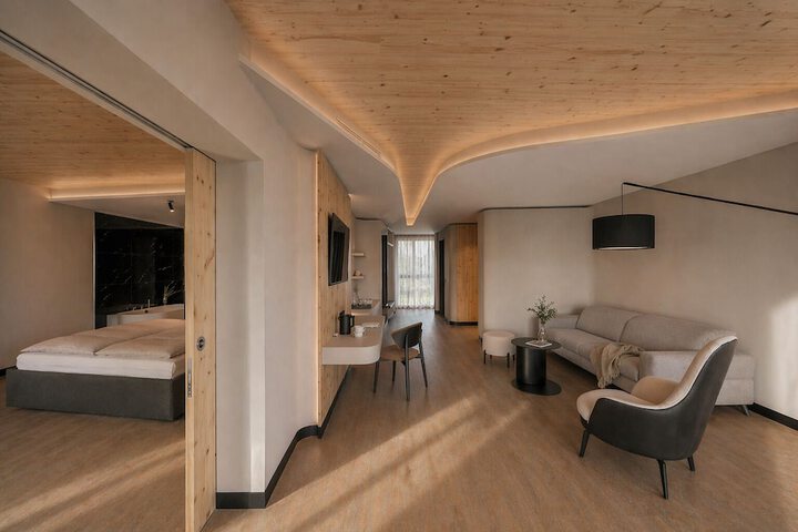 Room 11 of 40