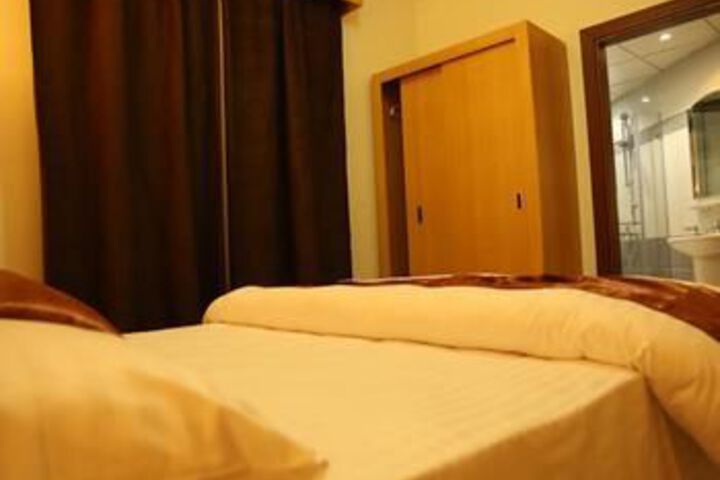 Room 28 of 45