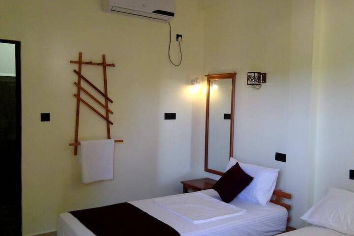 Room 6 of 20