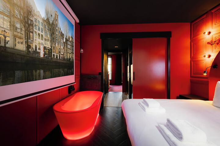 Room 21 of 81