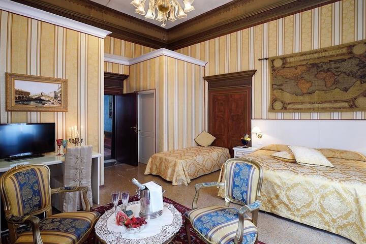 Room 2 of 44