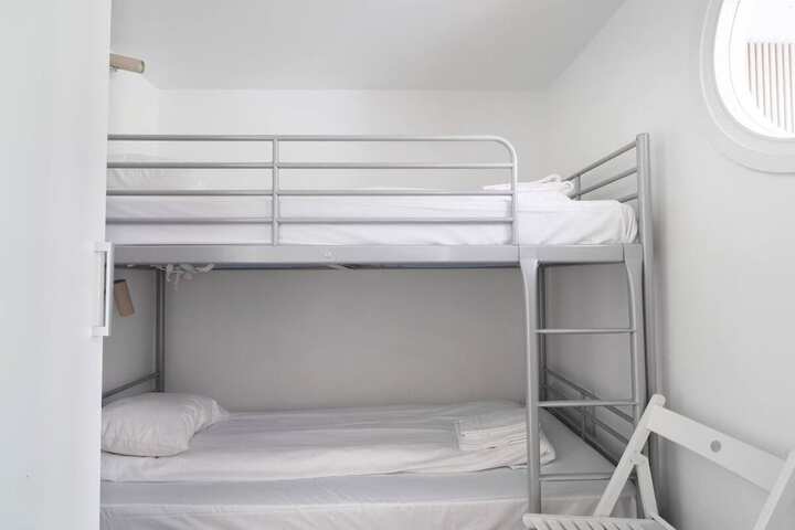 Room 299 of 865