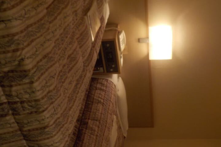 Room 8 of 38