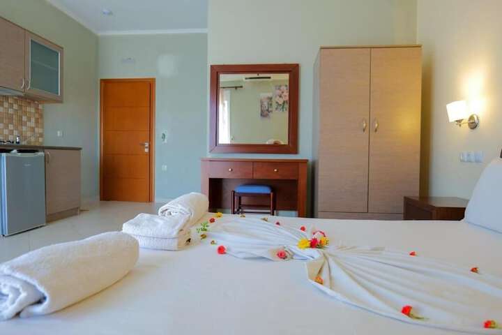 Room 14 of 103