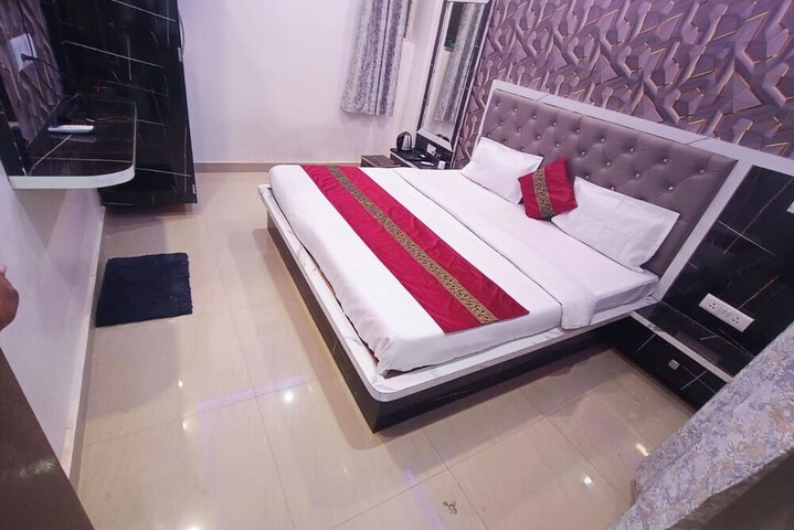 Room 16 of 31