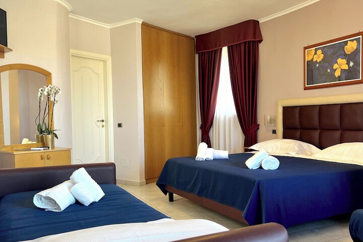 Room 13 of 51